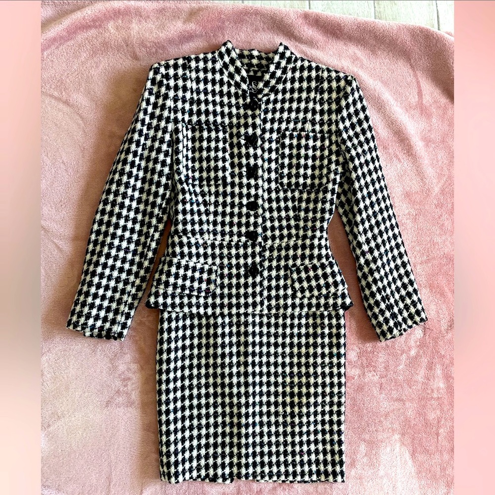 Sergio Soldano herringbone 30% wool jacket with matching skirt. Size S